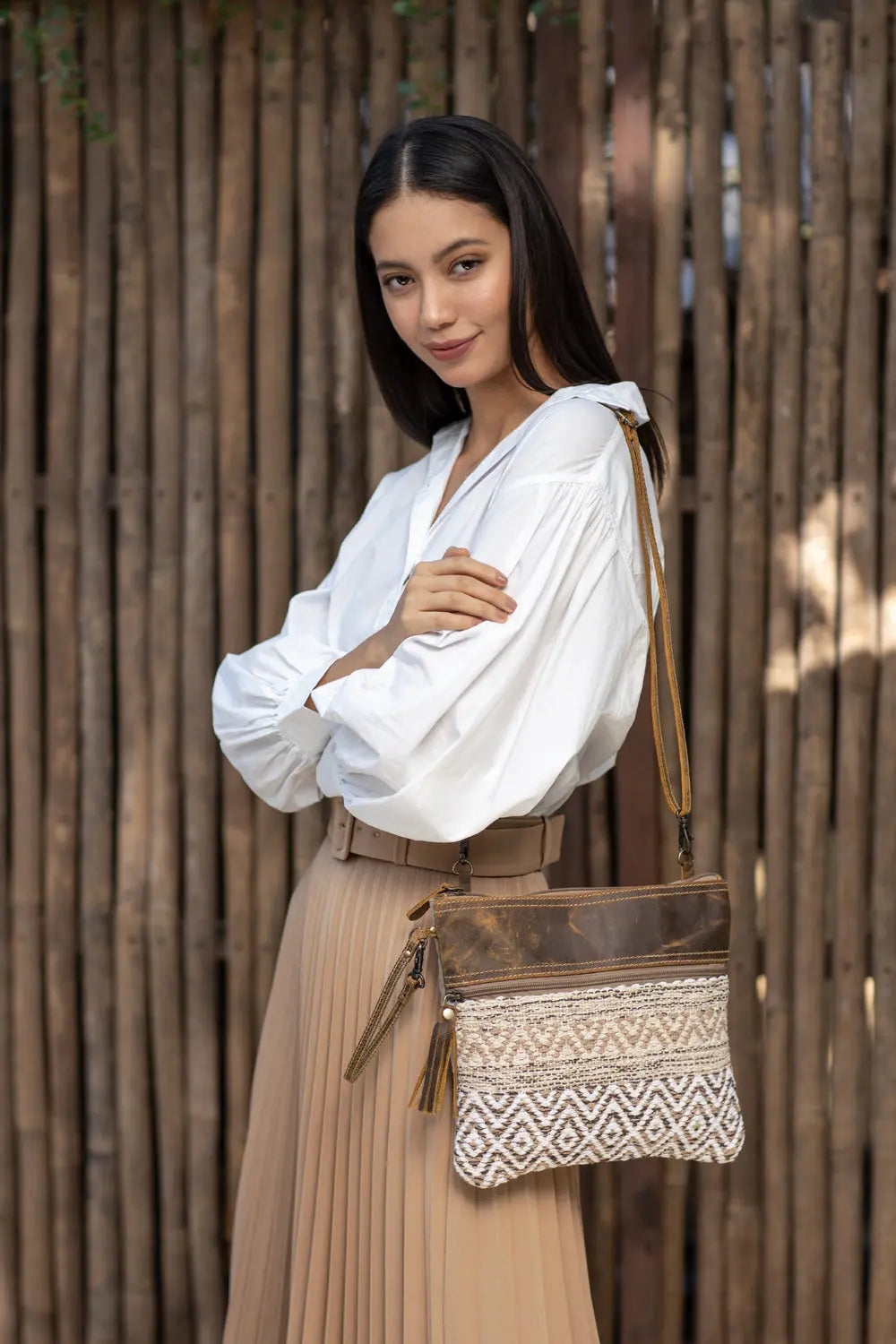 Myra Contentent Aztec Sling Bag for Women – Patterned Canvas, Brown Leather Trim, Crossbody for Everyday Western Look Myra USA